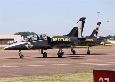 twin jets breitling|Breitling display team.